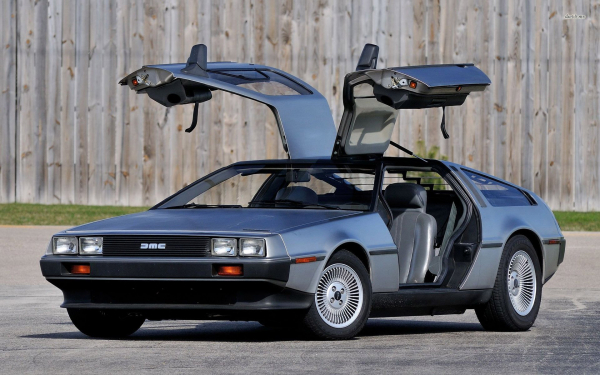 DeLorean DMC-12: история, фотографии