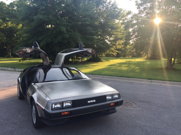 Автомобиль DeLorean DMC-12: история его появления на свет, фотографии